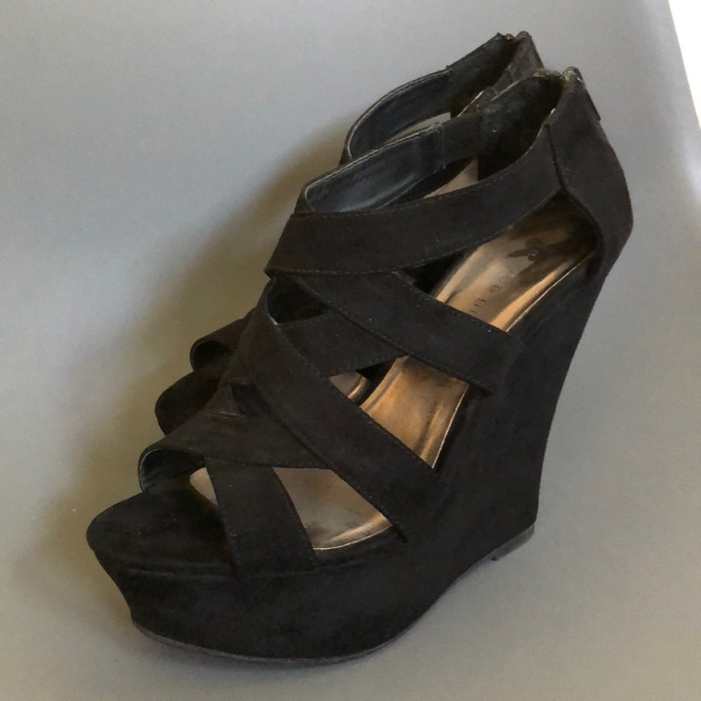 Madden Girl Black Wedges